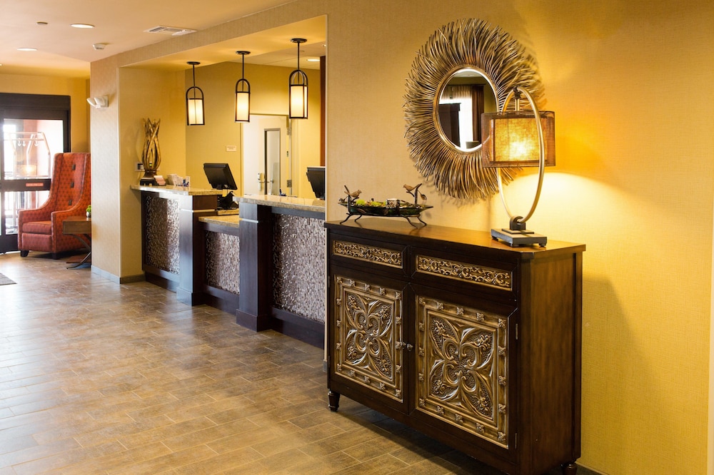 Little Missouri Inn & Suites New Town - photo 2