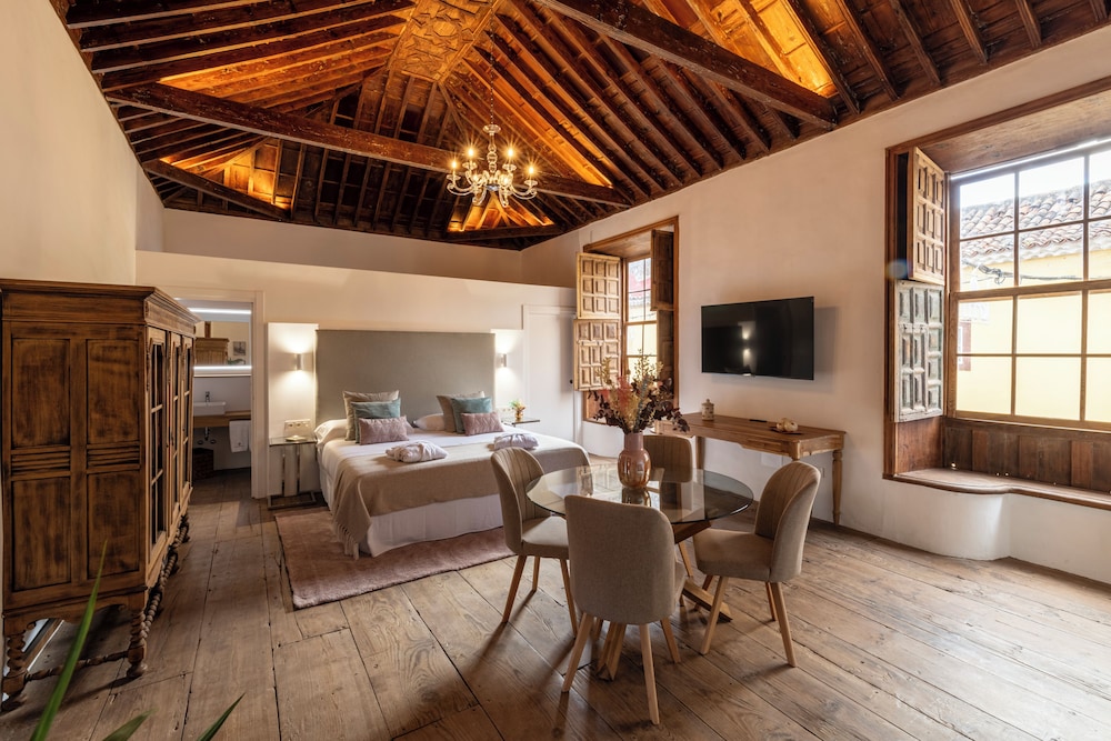 Hotel Emblematico La Casa De La Camelia — La Laguna