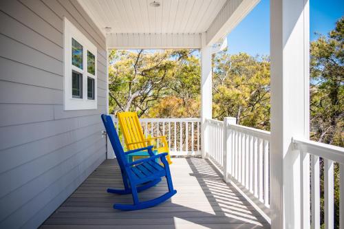 All Decked Out by Oak Island Accommodations - photo 25