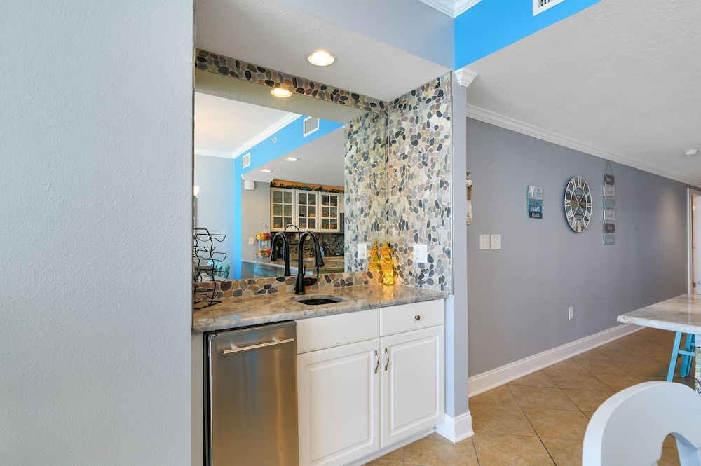 Majestic Beach Towers 2 404 - photo 17