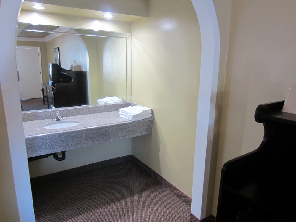 El Rancho Inn Hawthorne - photo 15