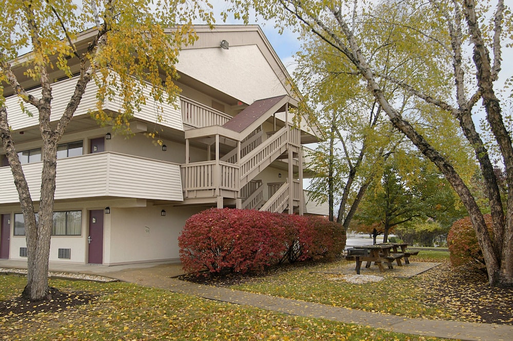 Red Roof Inn PLUS Philadelphia Airport - photo 25