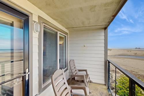 Ocean View Vacay in Rockaway Beach, United States