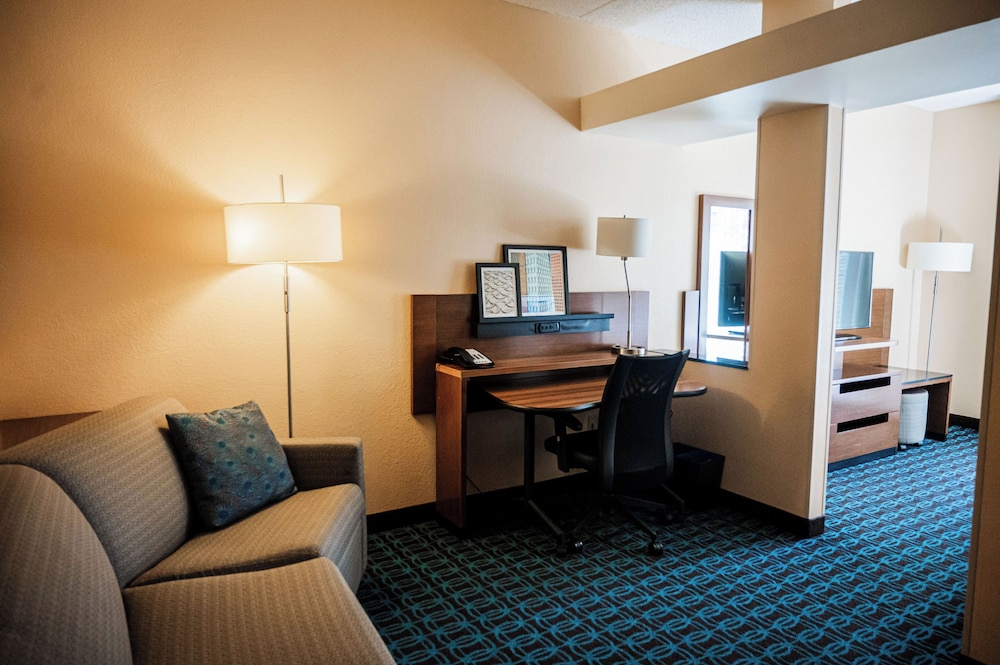 Fairfield Inn & Suites by Marriott Russellville - photo 20