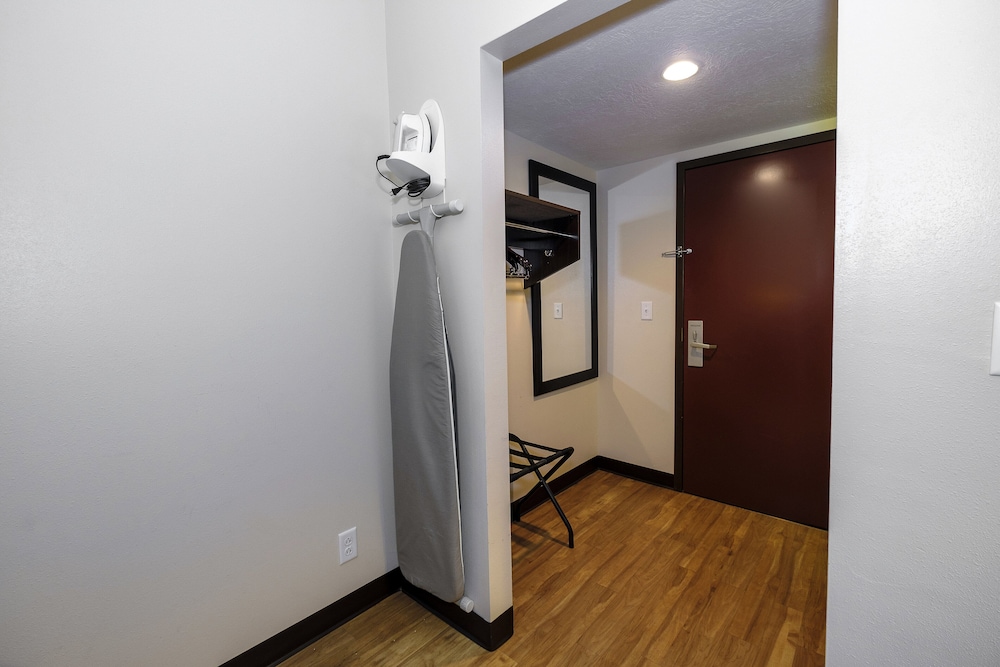 Red Roof Inn Vermillion U of South Dakota - photo 6