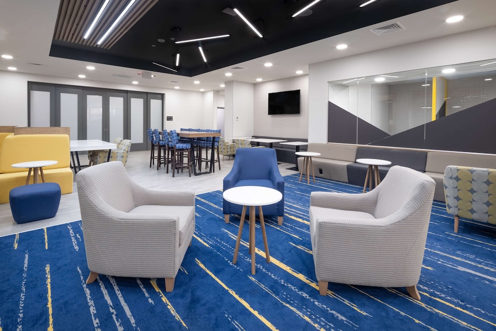 Hampton Inn Verona at Turning Stone - photo 25