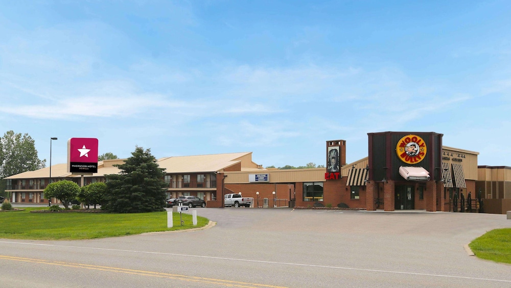 Magnuson Hotel Howell - photo 28