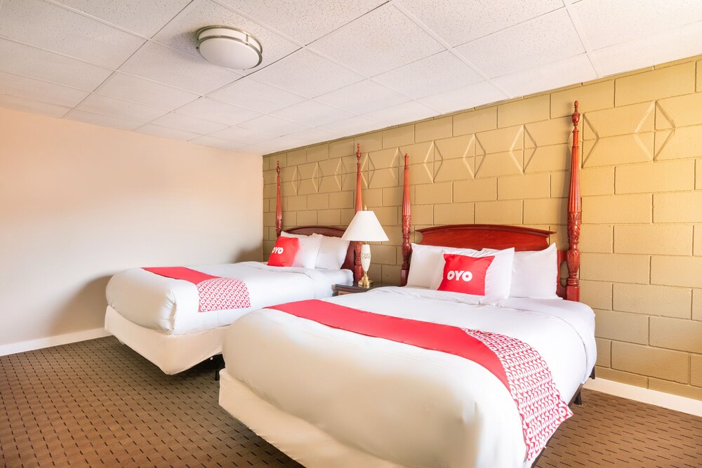 OYO Hotel Malden MA Broadway - photo 20
