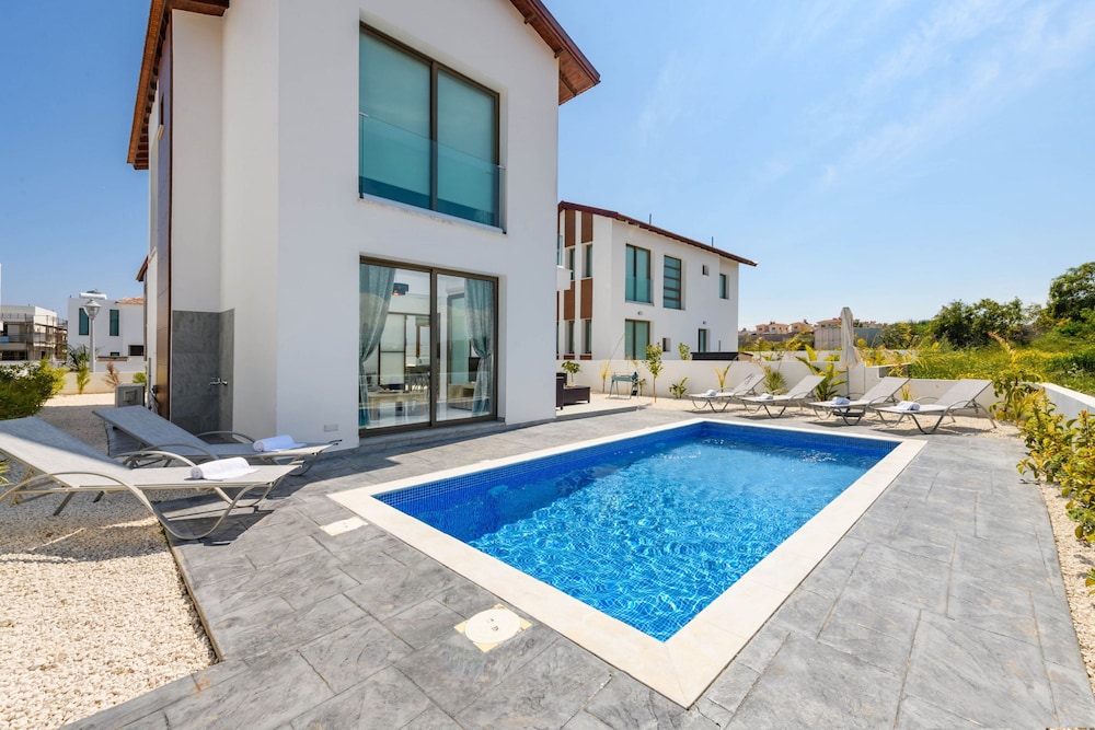 Levanda #40 — 4-Star Luxury Hotel in Protaras, Cyprus