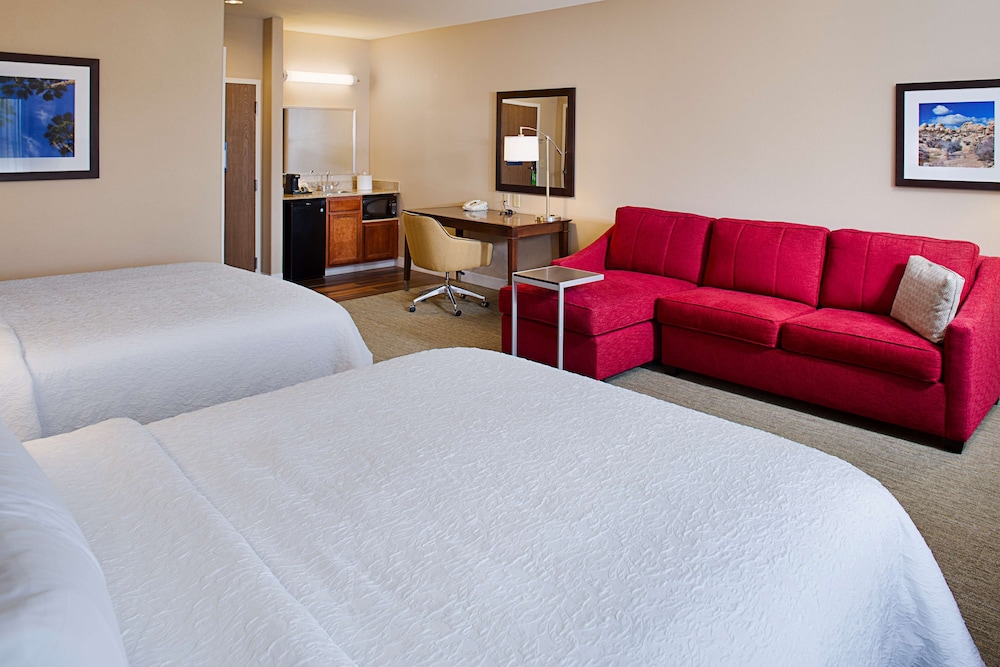 Hampton Inn & Suites Palmdale - photo 5