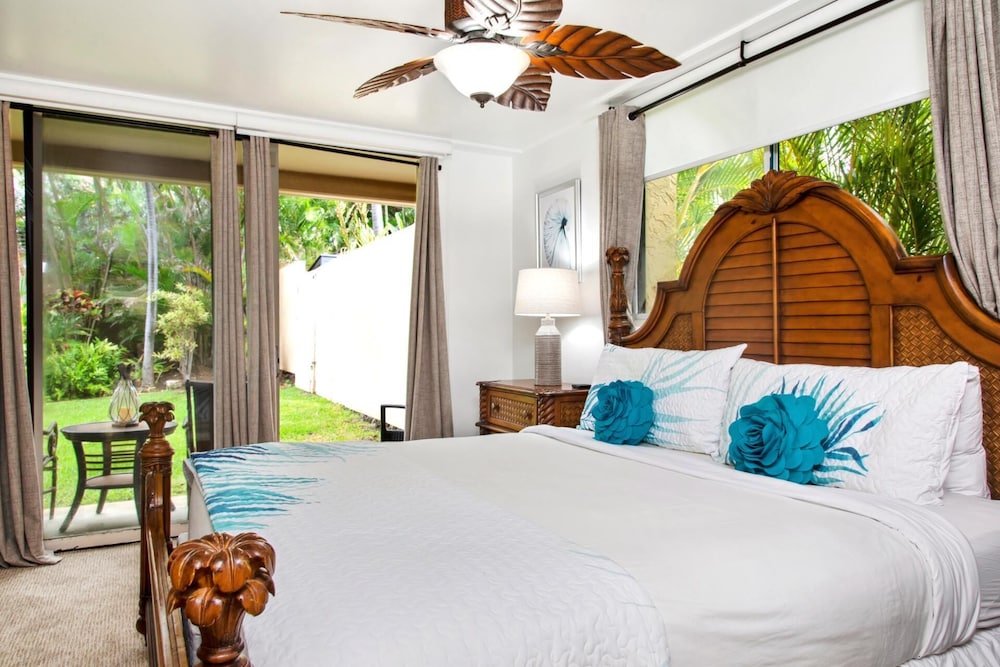 K B M Resorts POL 109 Expansive 2Bd ocean front resort easy access steps to beach - featured photo