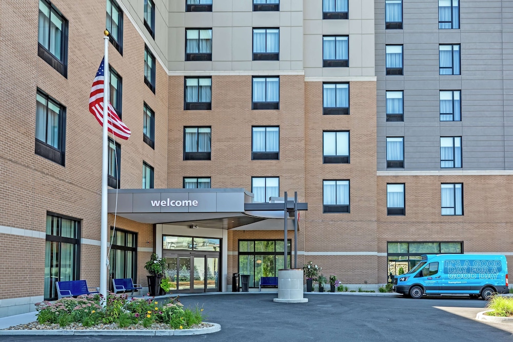 Hampton Inn & Suites Boston Waltham - photo 41