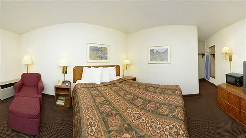 Americas Best Value Inn & Suites Overland Park Kansas City Closed - photo 15