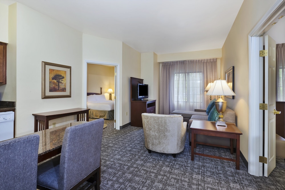 Staybridge Suites Lansing Okemos - photo 5