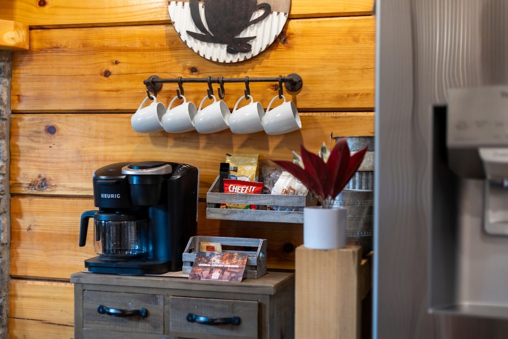 Rustic Mountain Retreat by Ghosal Luxury Lodging - photo 29