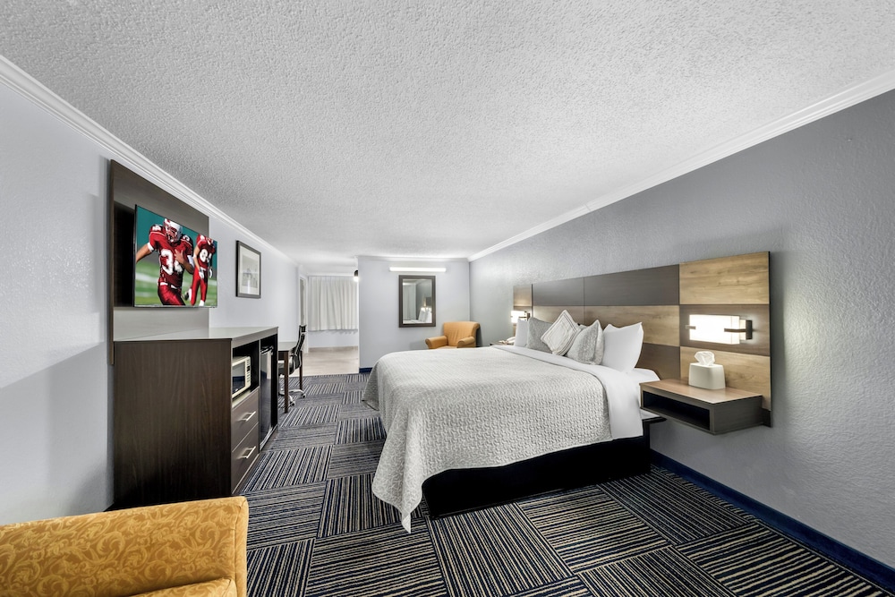 Admiralty Inn & Suites a Red Collection Hotel - photo 29