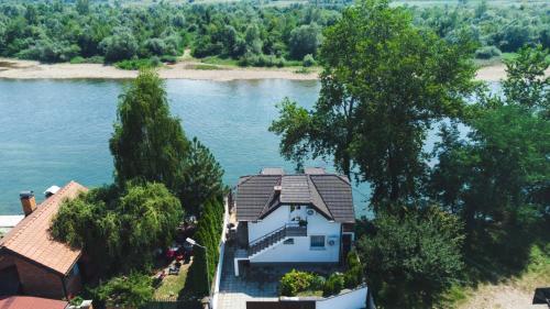 Vikendica Bella Dona - carbon neutral hotel in Unknown City