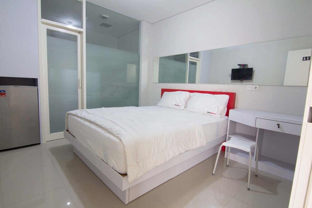 RedDoorz Diponegoro - last minute hotel in Surabaya