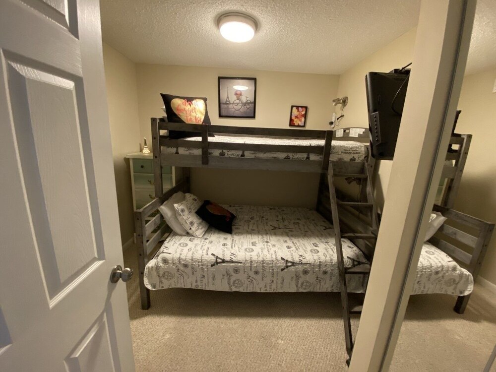 Royal Garden Resort 1205 2 Bedroom Condo by RedAwning - photo 4