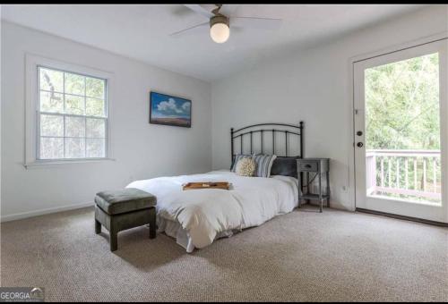 East Cobb Escape minutes from everything in Marietta, United States