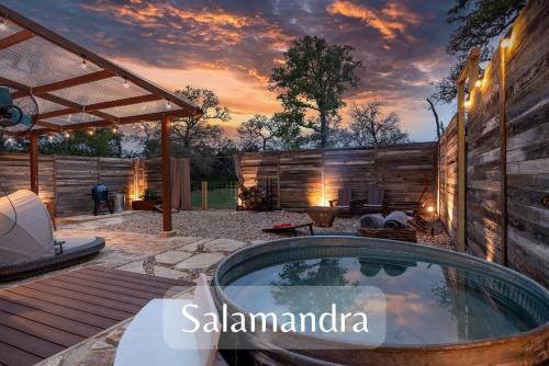 Romantic Tiny Luxury Retreat w heated pool sauna n outdoor shower in Wimberley 10 acres — 4-Star Luxury Hotel in Wimberley, United States