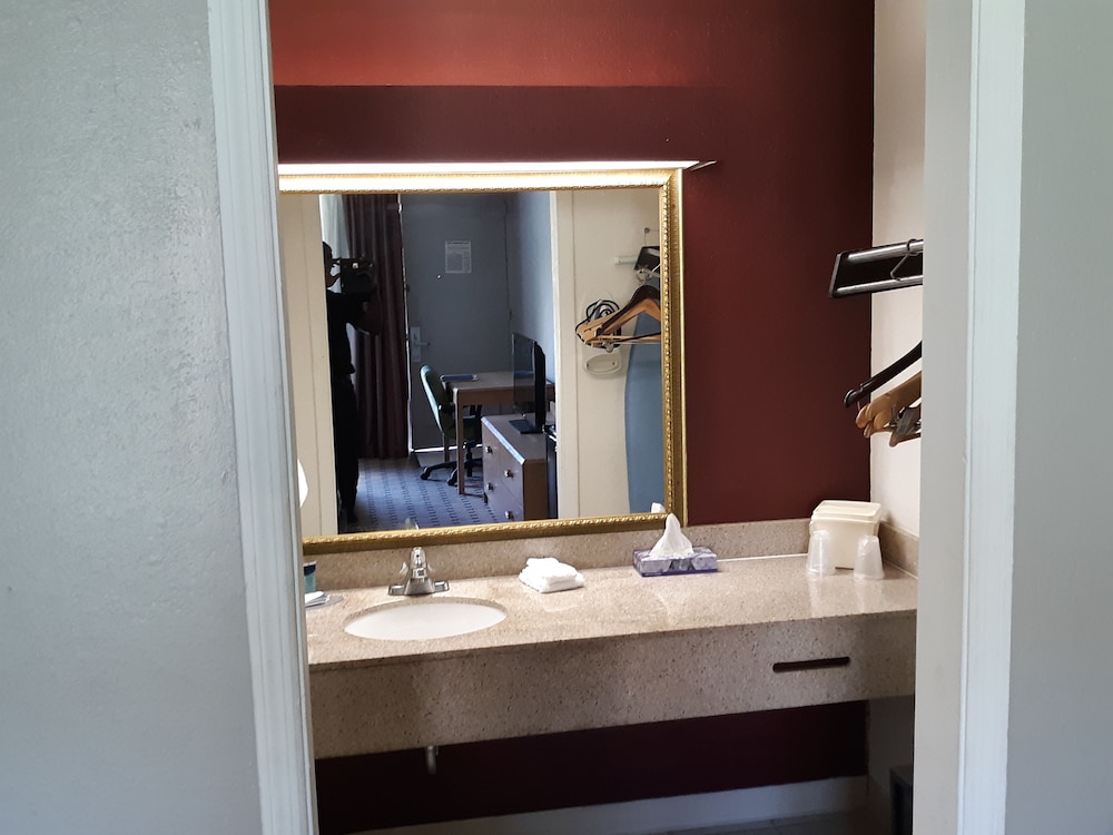OYO Hotel Phoenix City - photo 19