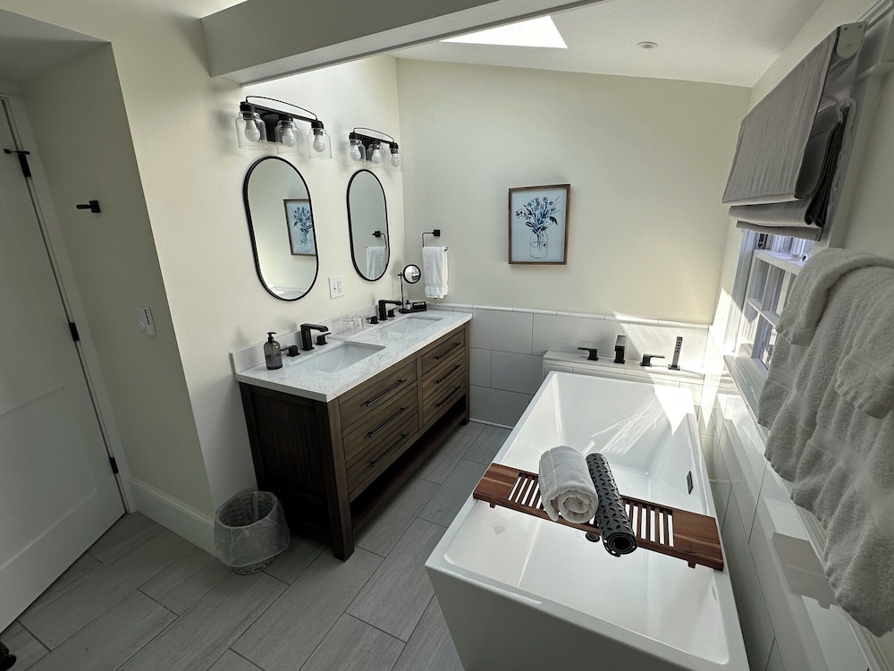 Inn at Perkins Cove - photo 105