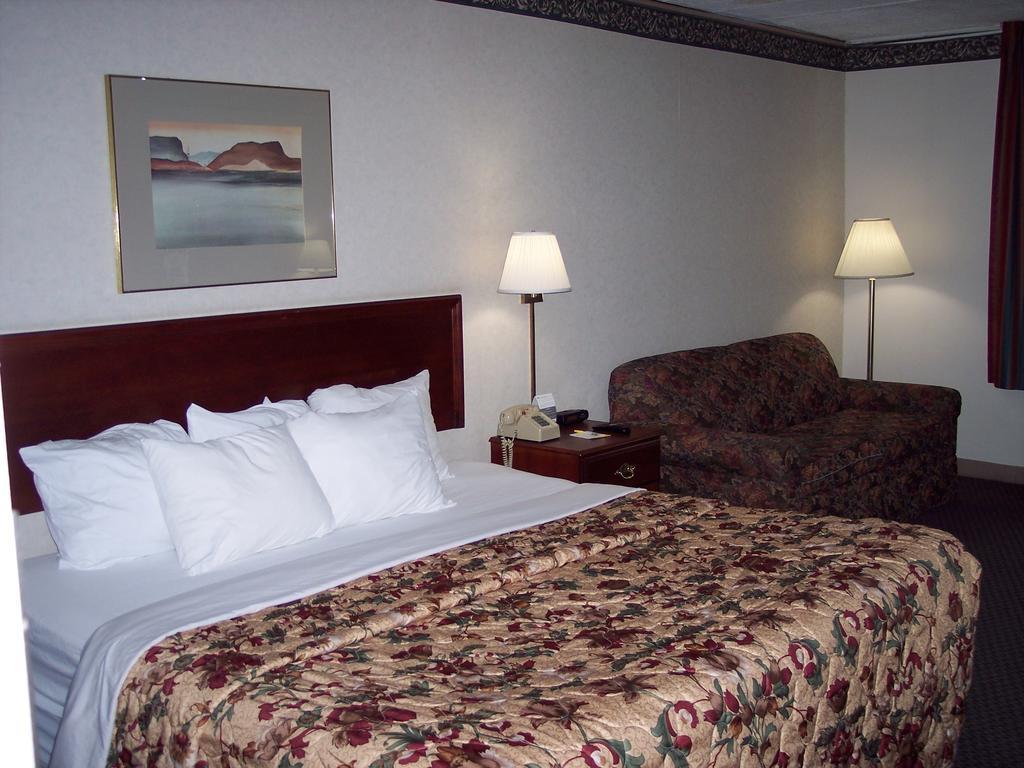 Days Inn Meadville Conference Center - photo 3