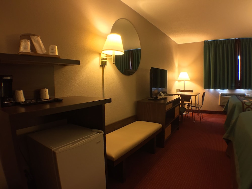 Super 8 by Wyndham Niagara Falls NY - photo 35