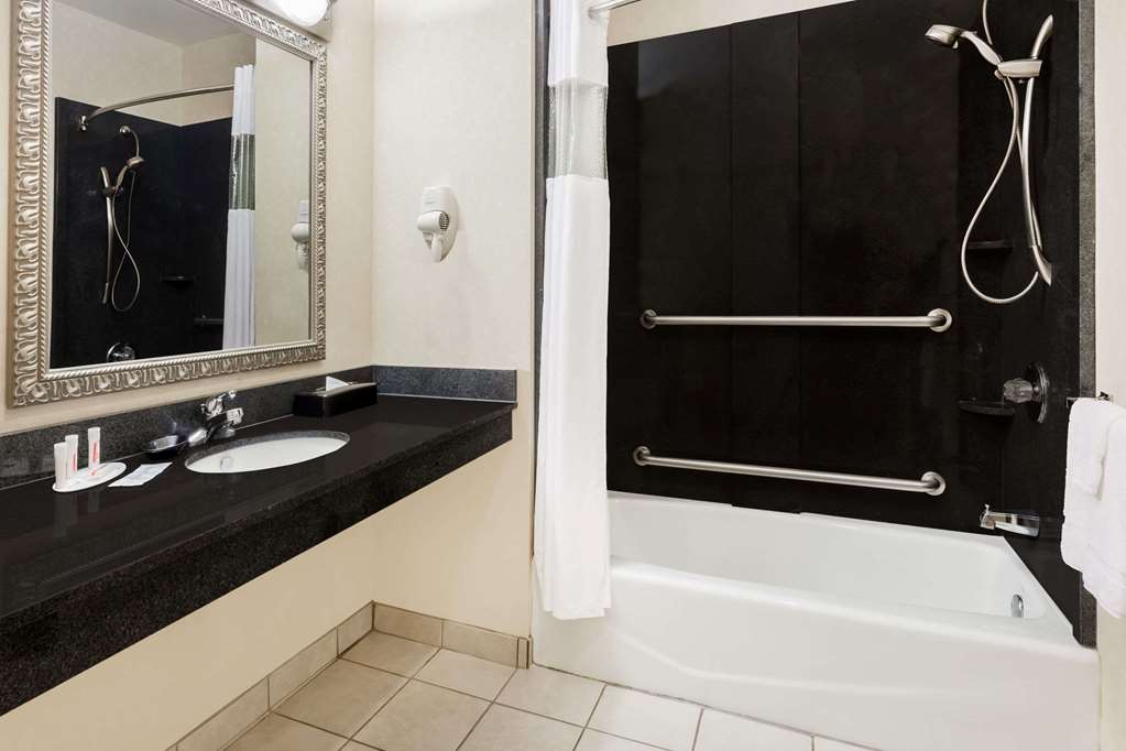 Baymont by Wyndham Henderson - photo 6