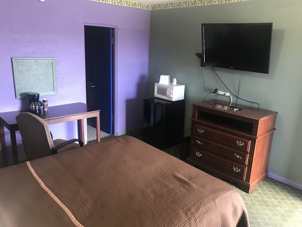 Western Inn Roswell - photo 6