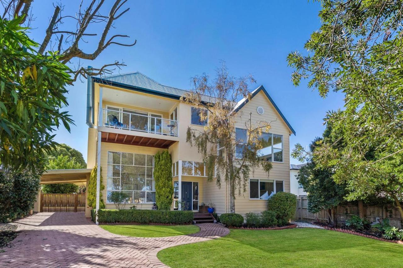 Balcombe Retreat Family Escape with Sea Views — 4-Star Luxury Hotel in Mornington, Australia