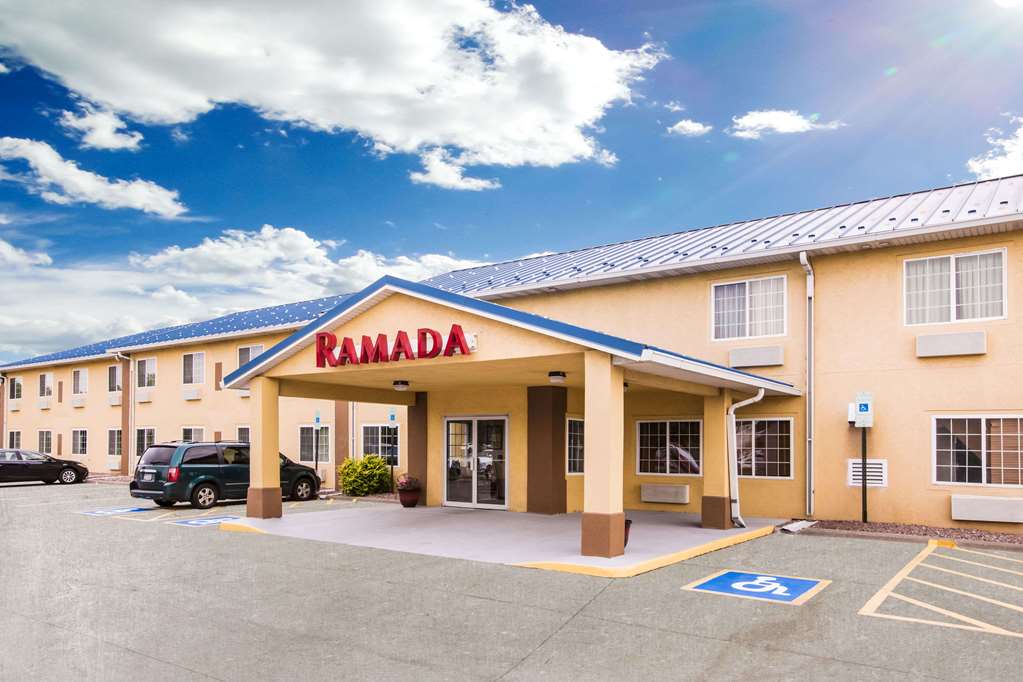Ramada by Wyndham Sioux Falls in Sioux Falls, United States