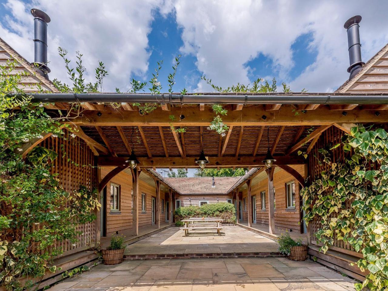 Castlemans Stables East in Battle, United Kingdom