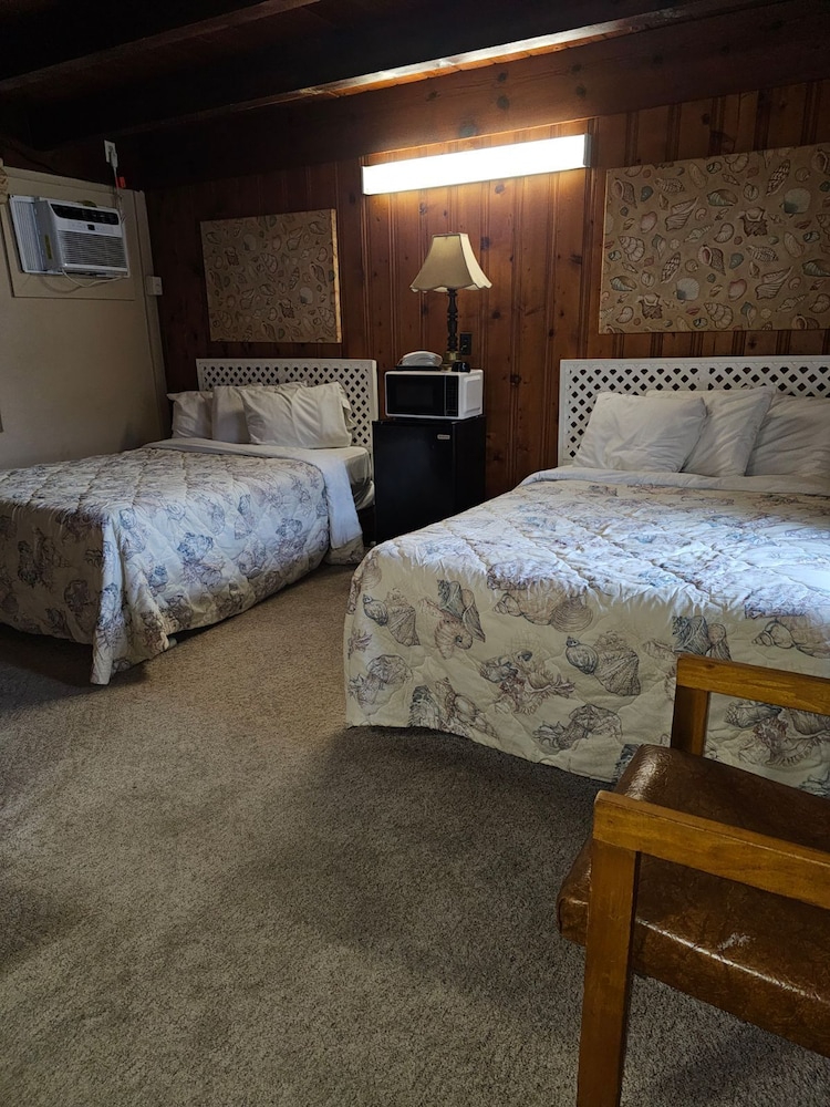 Captain's Cove Motel - photo 6