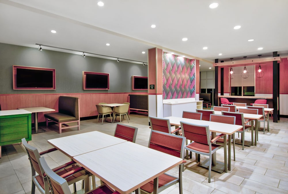 Holiday Inn Erie by IHG - photo 41
