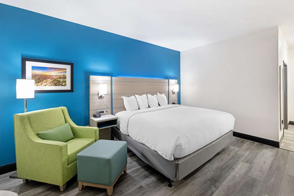 Best Western Plus Executive Residency Carlsbad Hotel - photo 41