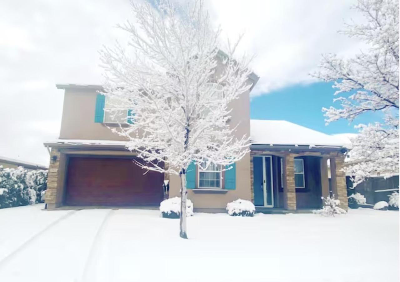 Cozy hideaway 30 miles to Mt Rose Ski Tahoe Reno in Reno, United States