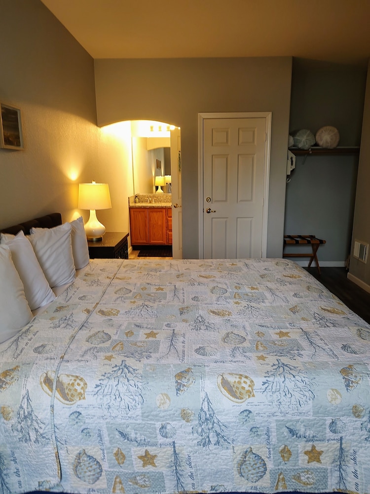 Pacific Plaza Hotel - photo 11