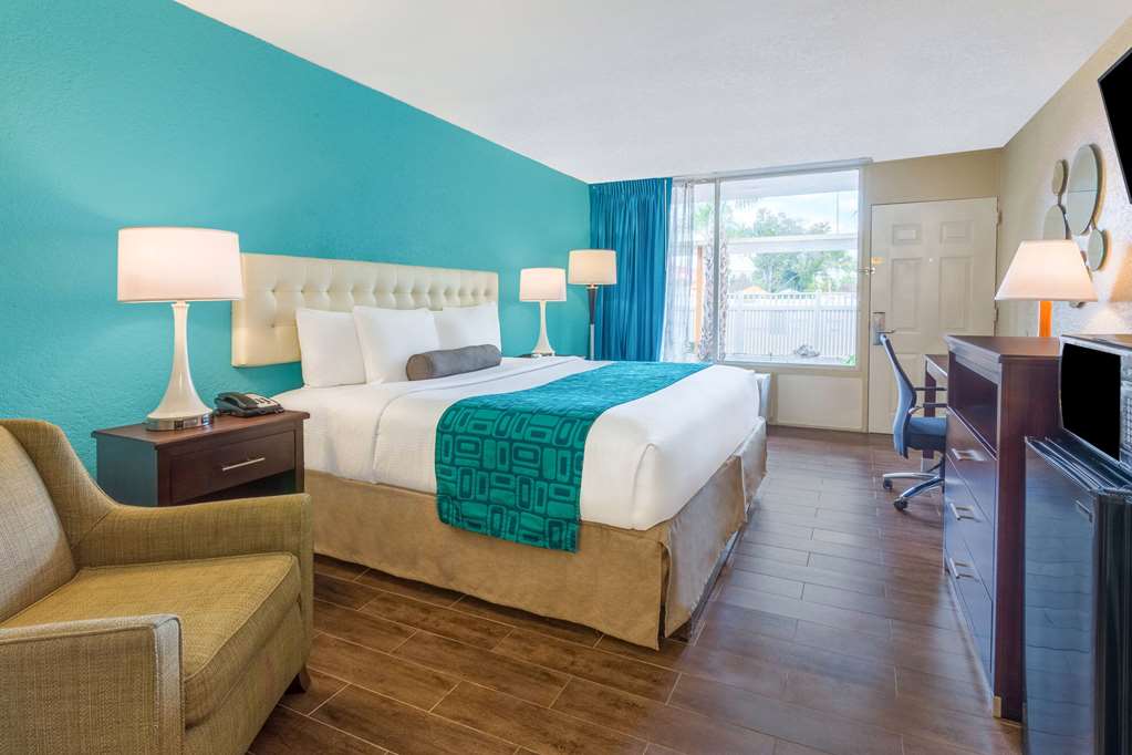 Howard Johnson by Wyndham Lakeland - photo 16
