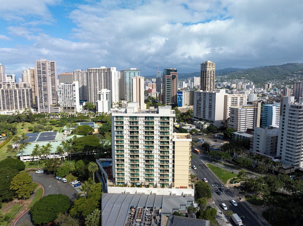 Luana Waikiki Hotel & Suites - photo 174