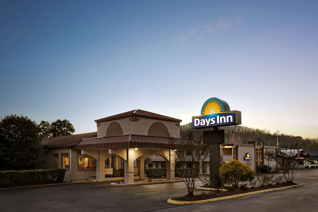 Days Inn by Wyndham Oak Ridge Knoxville - photo 3