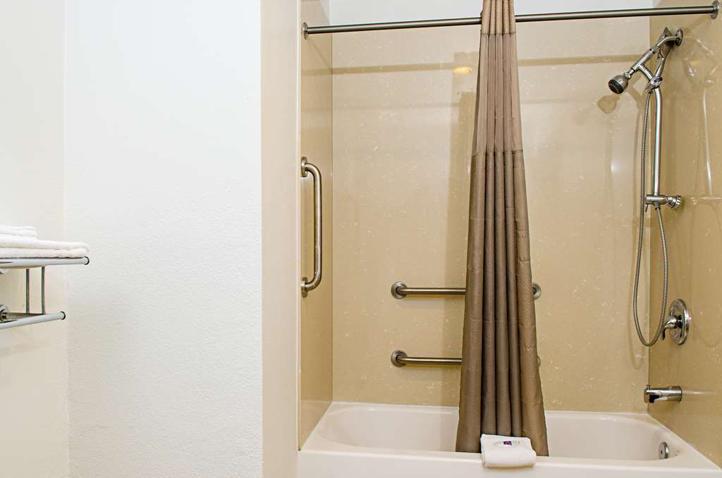 Motel 6 Modesto CA Downtown - photo 21