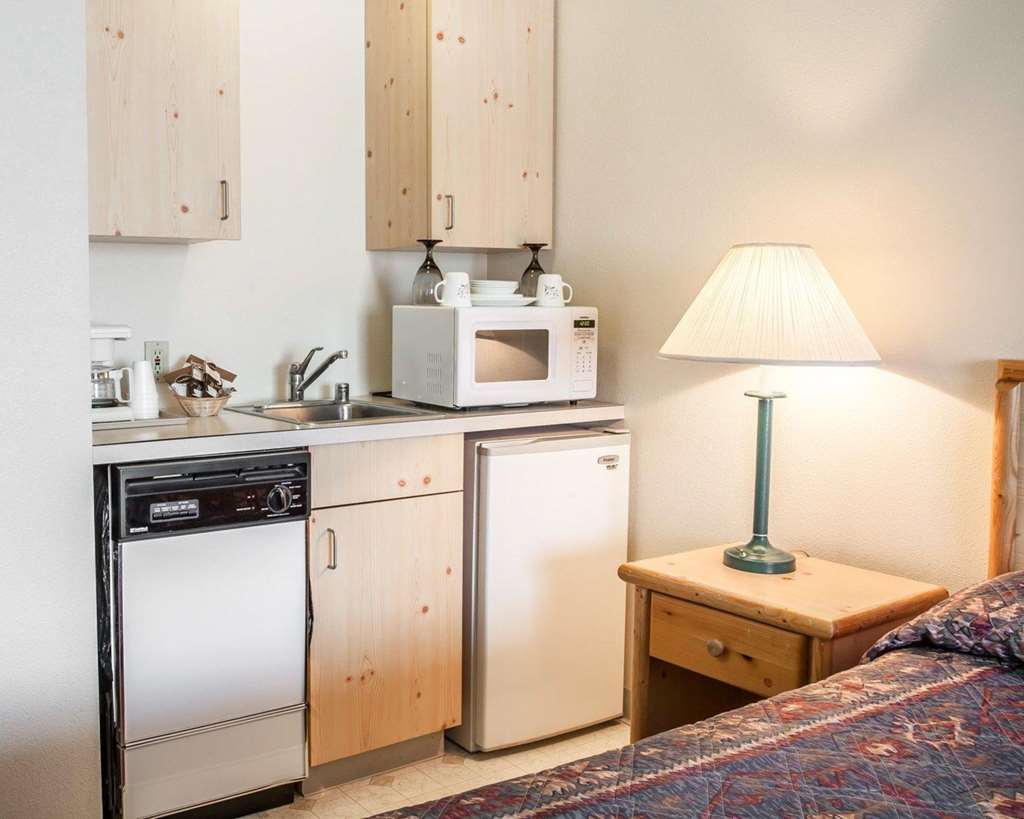 Rodeway Inn and Suites Spokane - photo 14