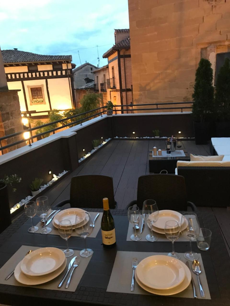 Apartamentos la Herradura Plaza — 4-Star Luxury Hotel in Haro, Spain