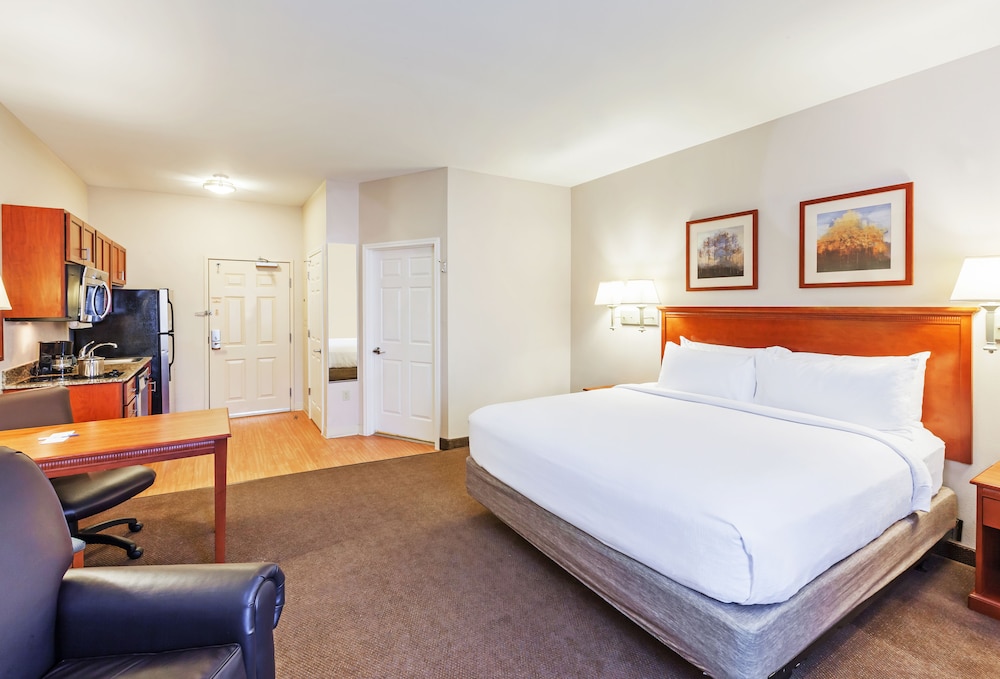 Candlewood Suites El Paso North by IHG - photo 10