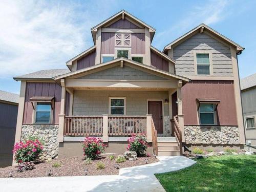 Foggy Bay Hideaway Perfect location. Check it out in Hollister, United States