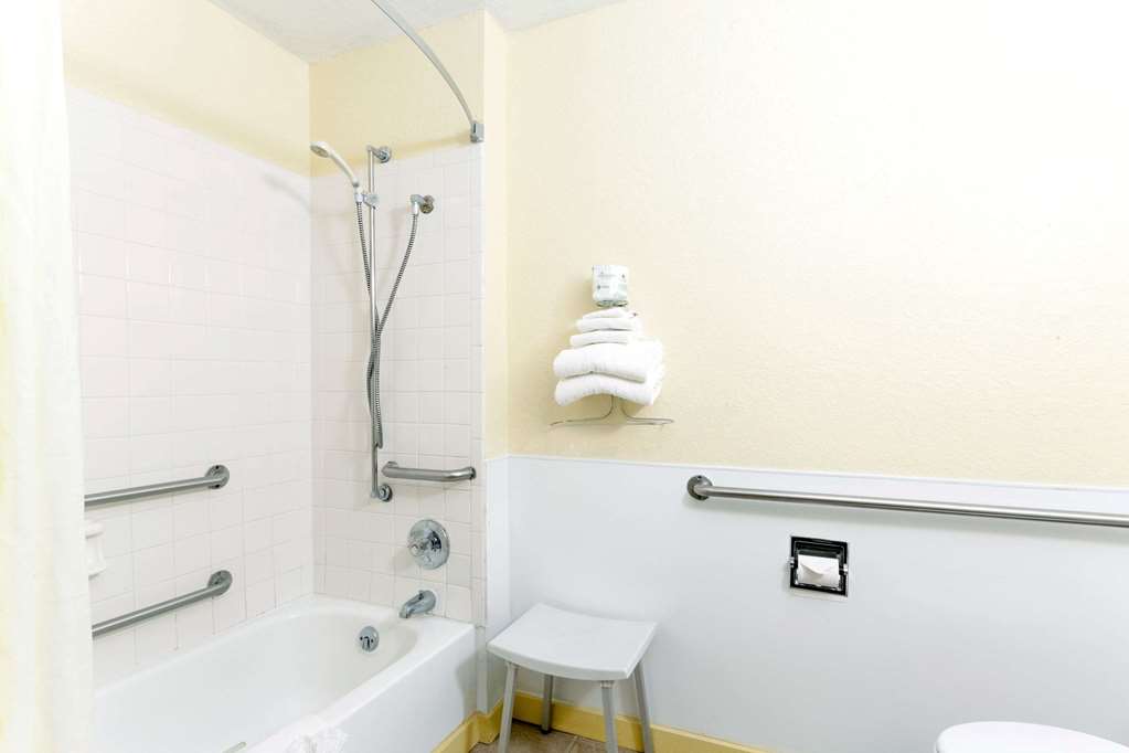 Super 8 by Wyndham Bath Hammondsport Area - photo 6