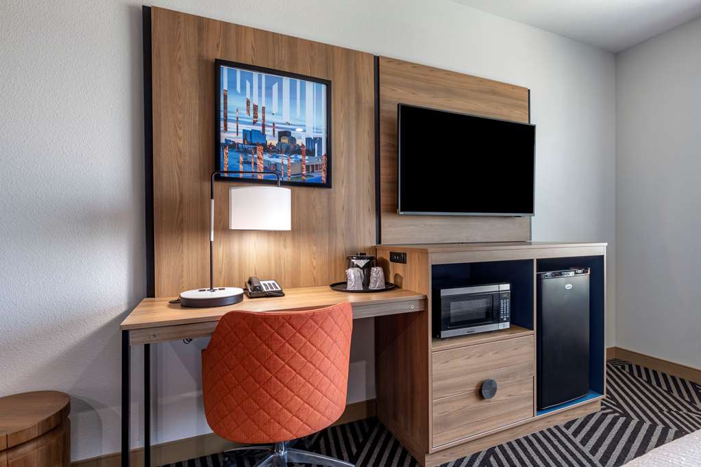 Best Western Plus Amarillo East Hotel - photo 20