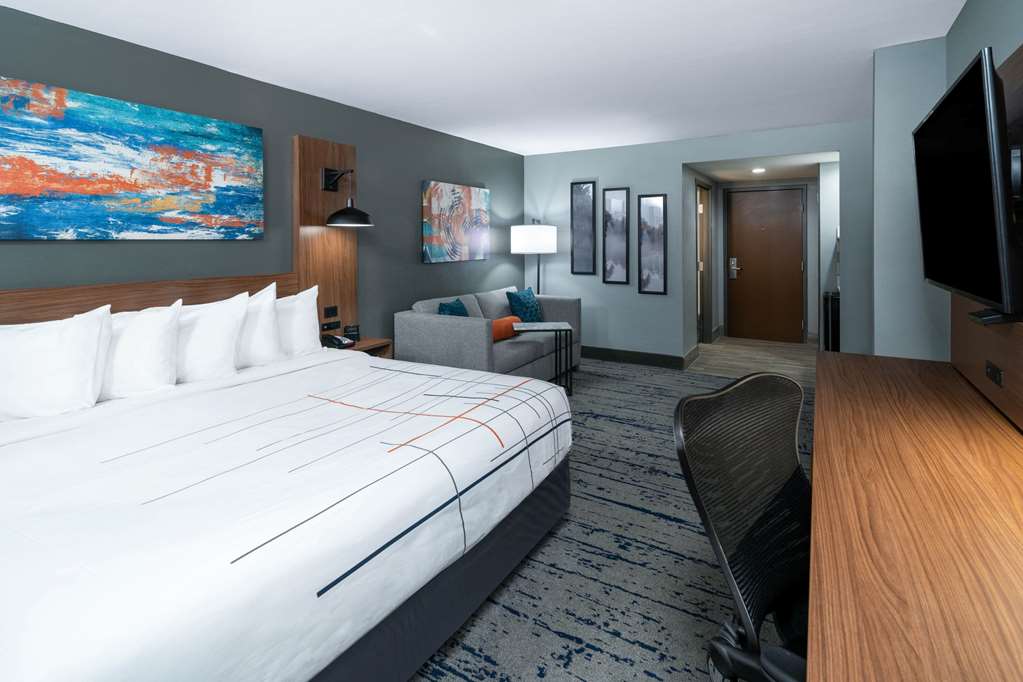 La Quinta Inn & Suites by Wyndham Albany GA - photo 20
